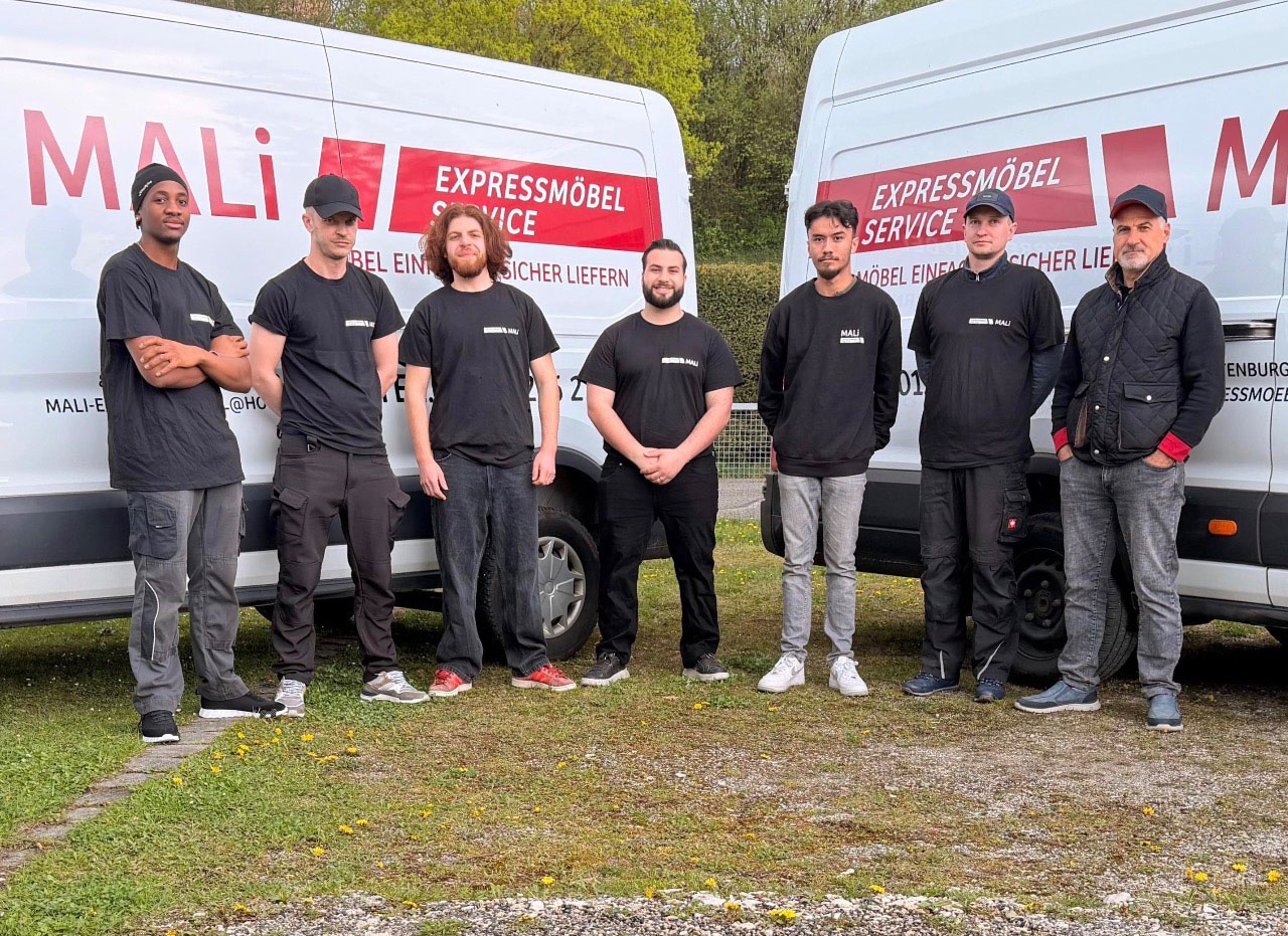Mali Express Möbel Team